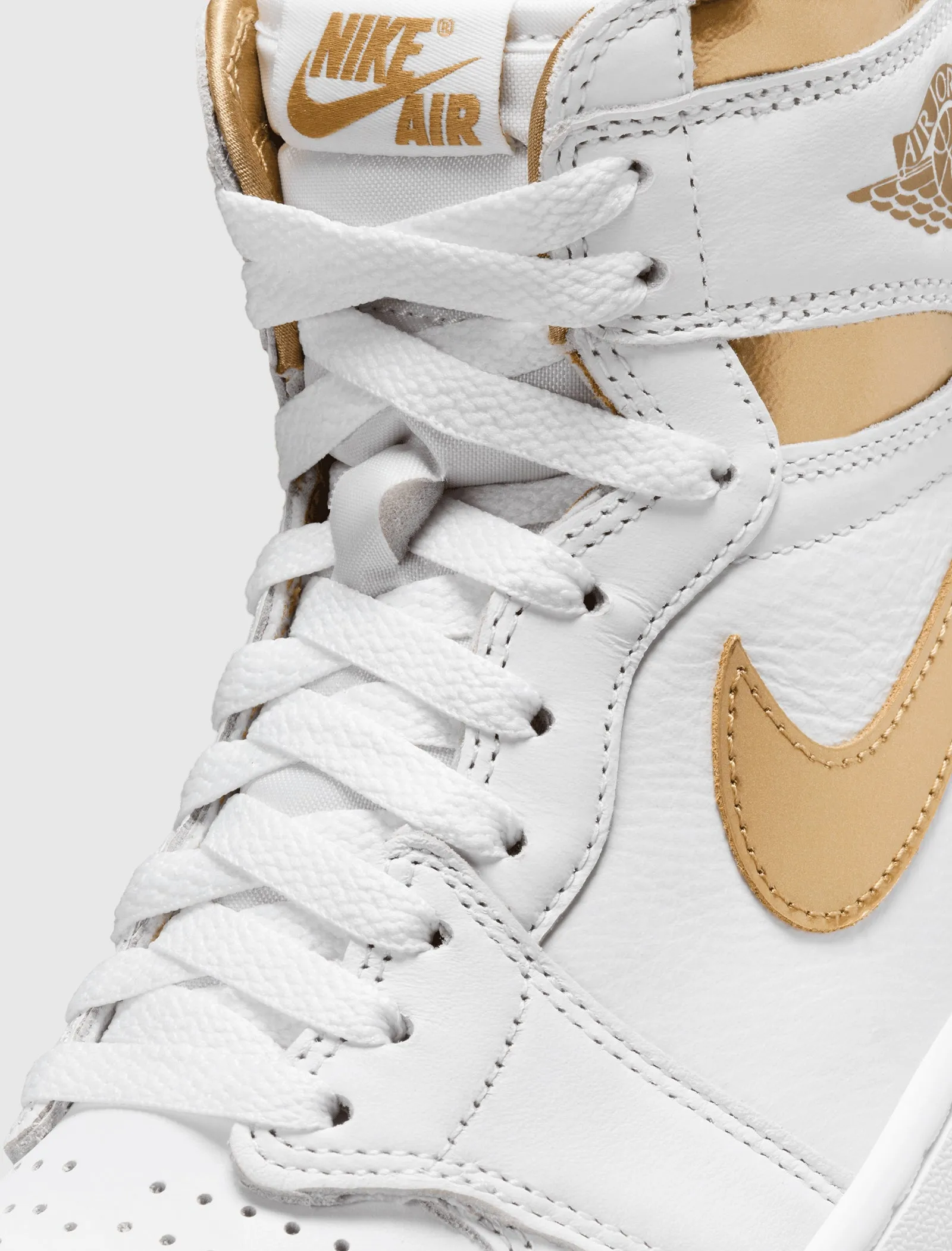 WOMEN'S AIR JORDAN 1 RETRO HIGH OG METALLIC GOLD